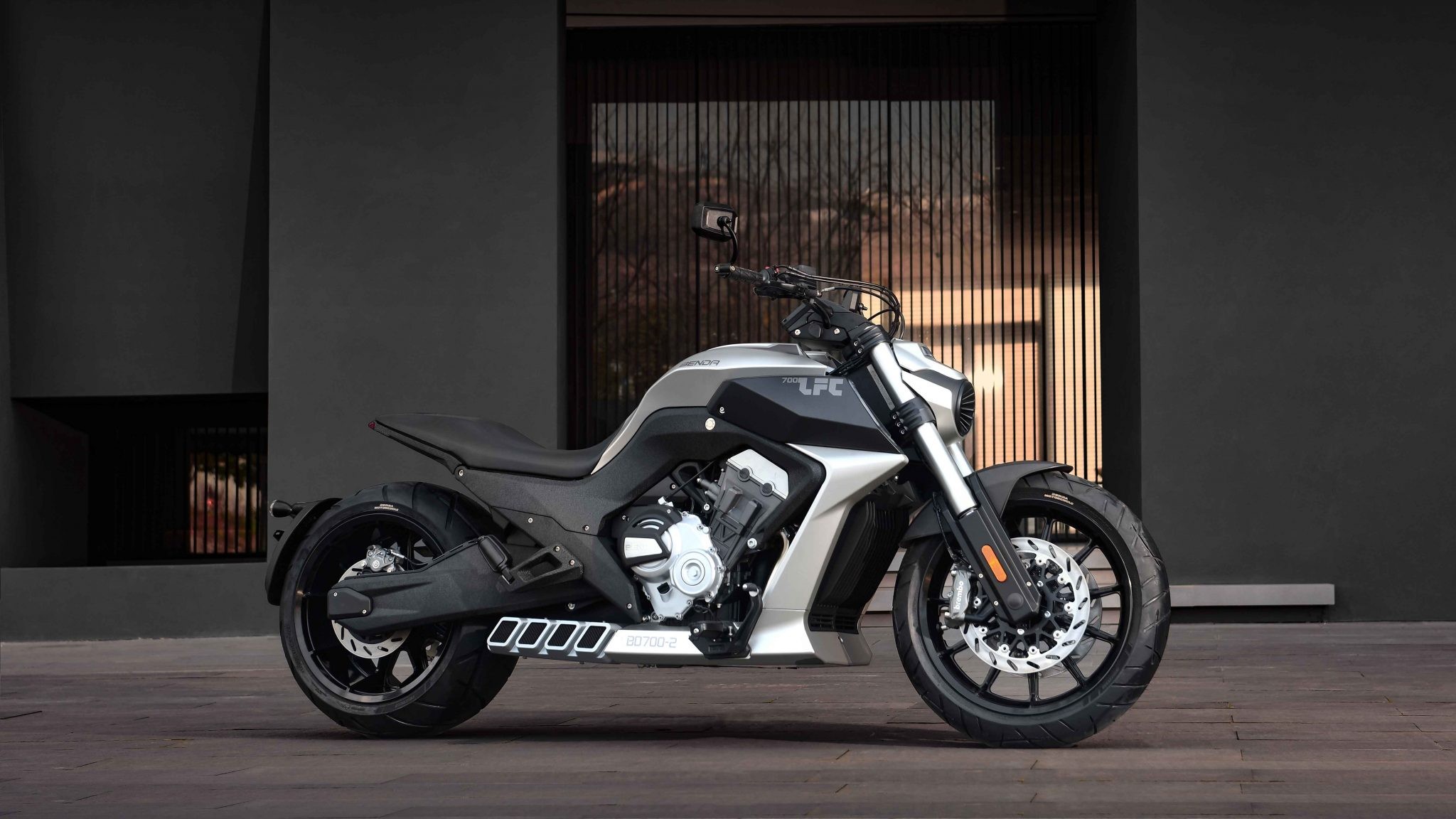 moto Benda modèle LFC 700 | Distributeur Benda Grand Est