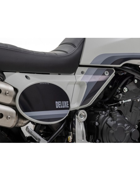 Deluxe 700